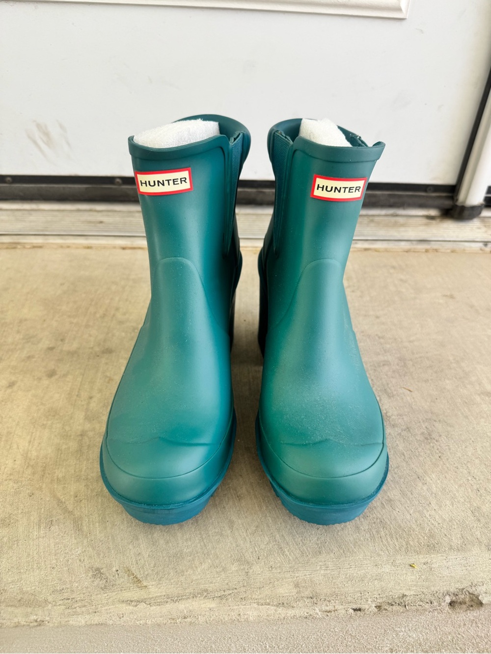 Brand new Hunter heeled Chelsea rain boots in a Teal